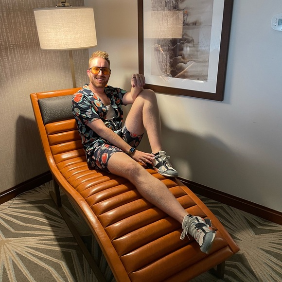 Meet your Posher, Andrew - Picture 3 of 16